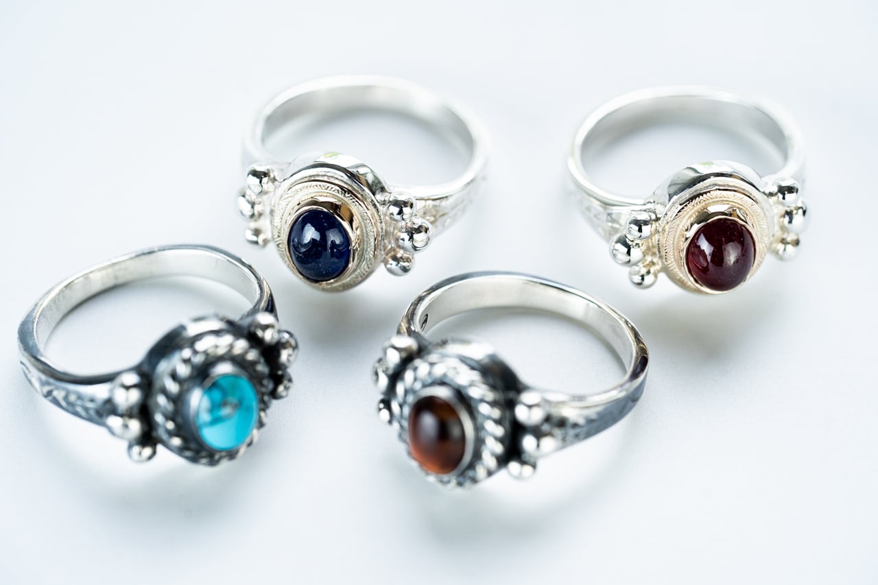 R-096 K10 Circle Native Oval Signet Ring (Sapphire) | WAKAN SILVER