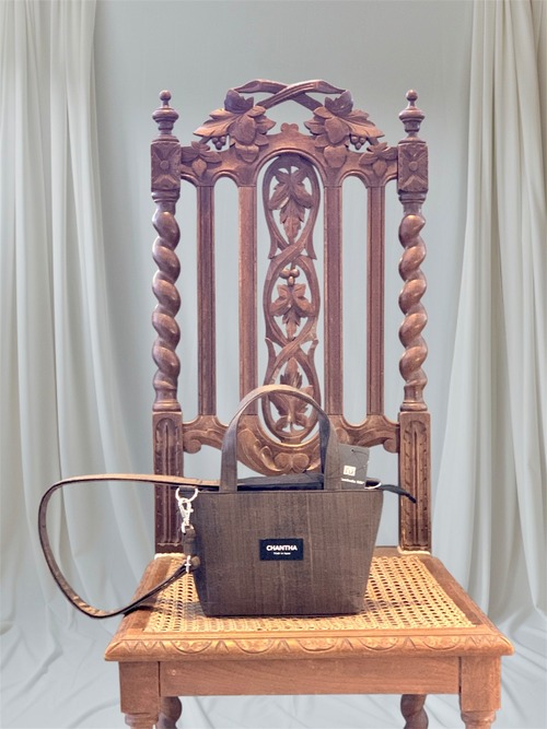 【色を楽しむ】バッグ　シルクバッグ　可愛いバッグ　着物バッグ　カンボジアシルク　クリスマス