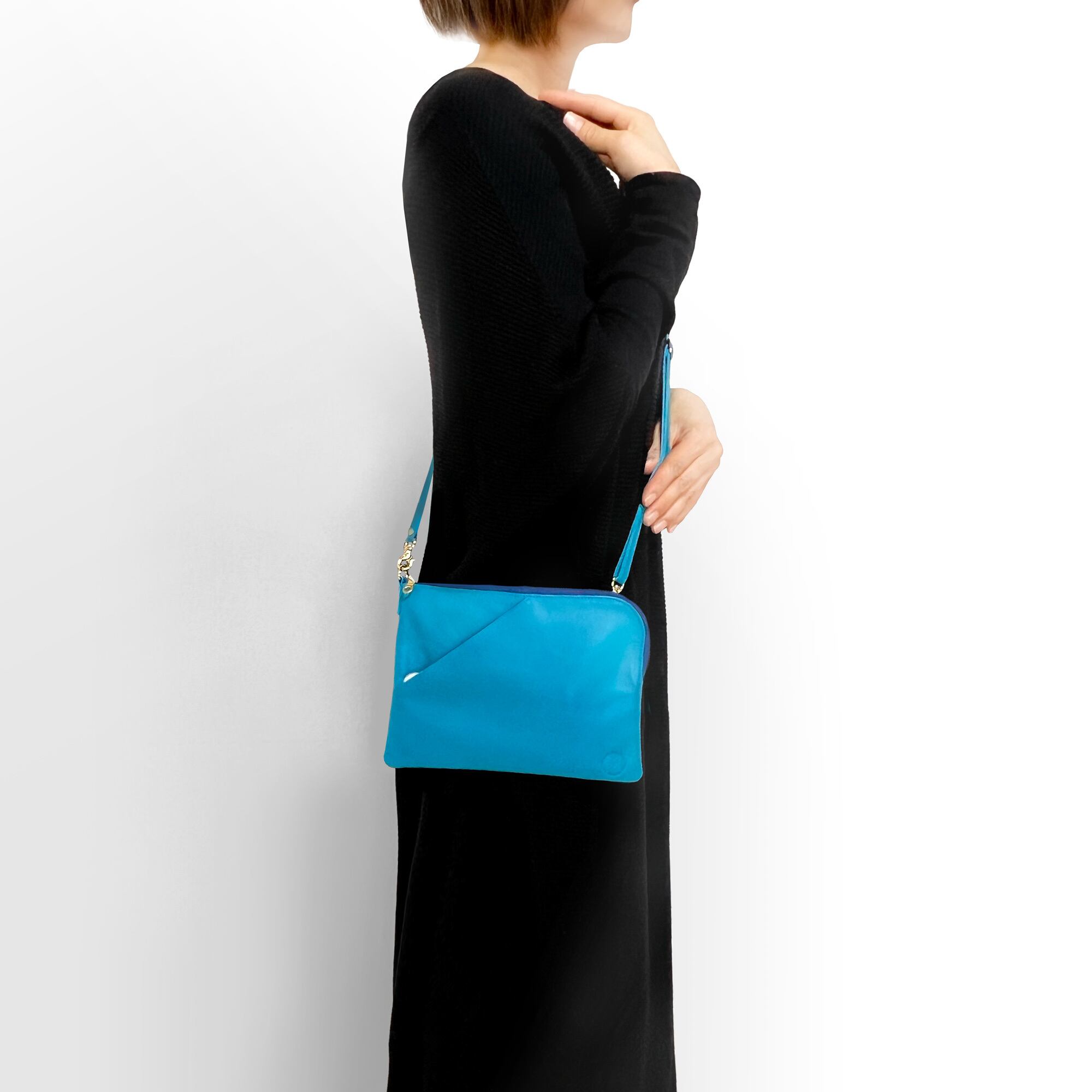 新品未使用タグ付き完売品hendershemepouch L革製ポーチネイビー 革のフラットポーチの新色とリニューアル - Fuku