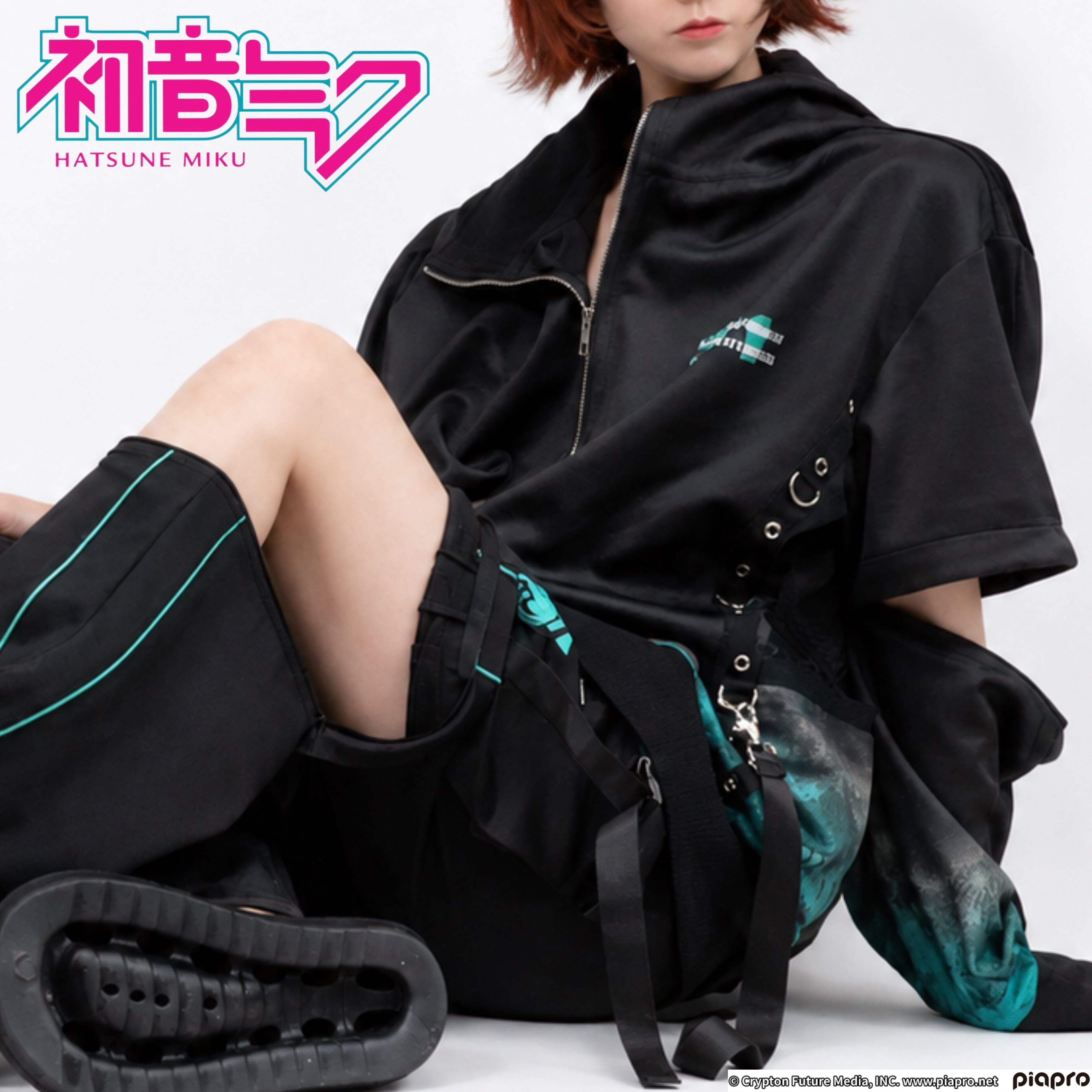 袖切り離し可能3WAY ZIP OUTER【初音ミク】☆缶バッジ4個付き | NIER