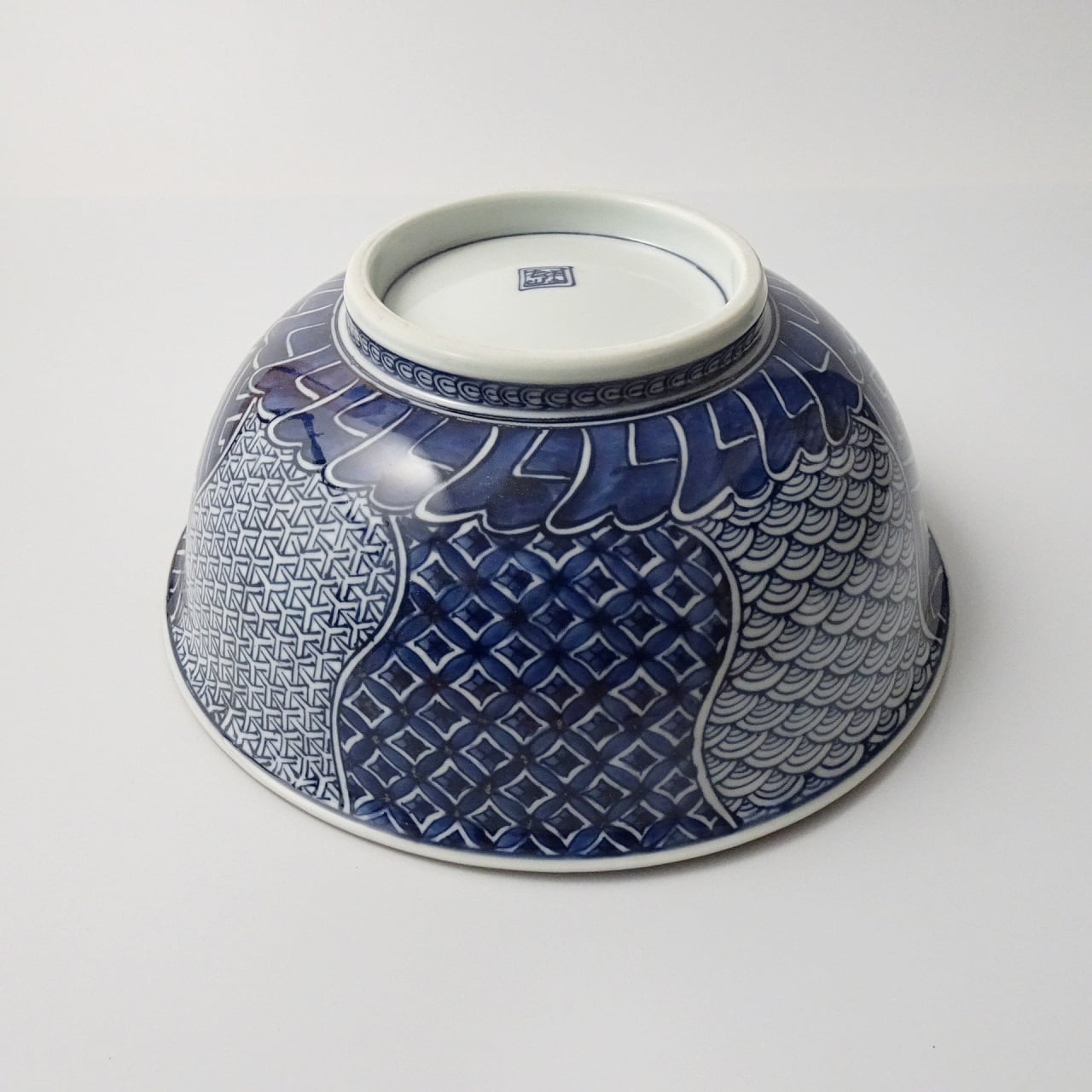 【未使用品】【三川内焼】平戸松山窯 染付花鳥 高台鉢 高台皿 足付き皿コンポート 三川内焼 平戸松山窯 祥瑞木甲割 深鉢（木箱入） | 有田焼 かどすみ商店