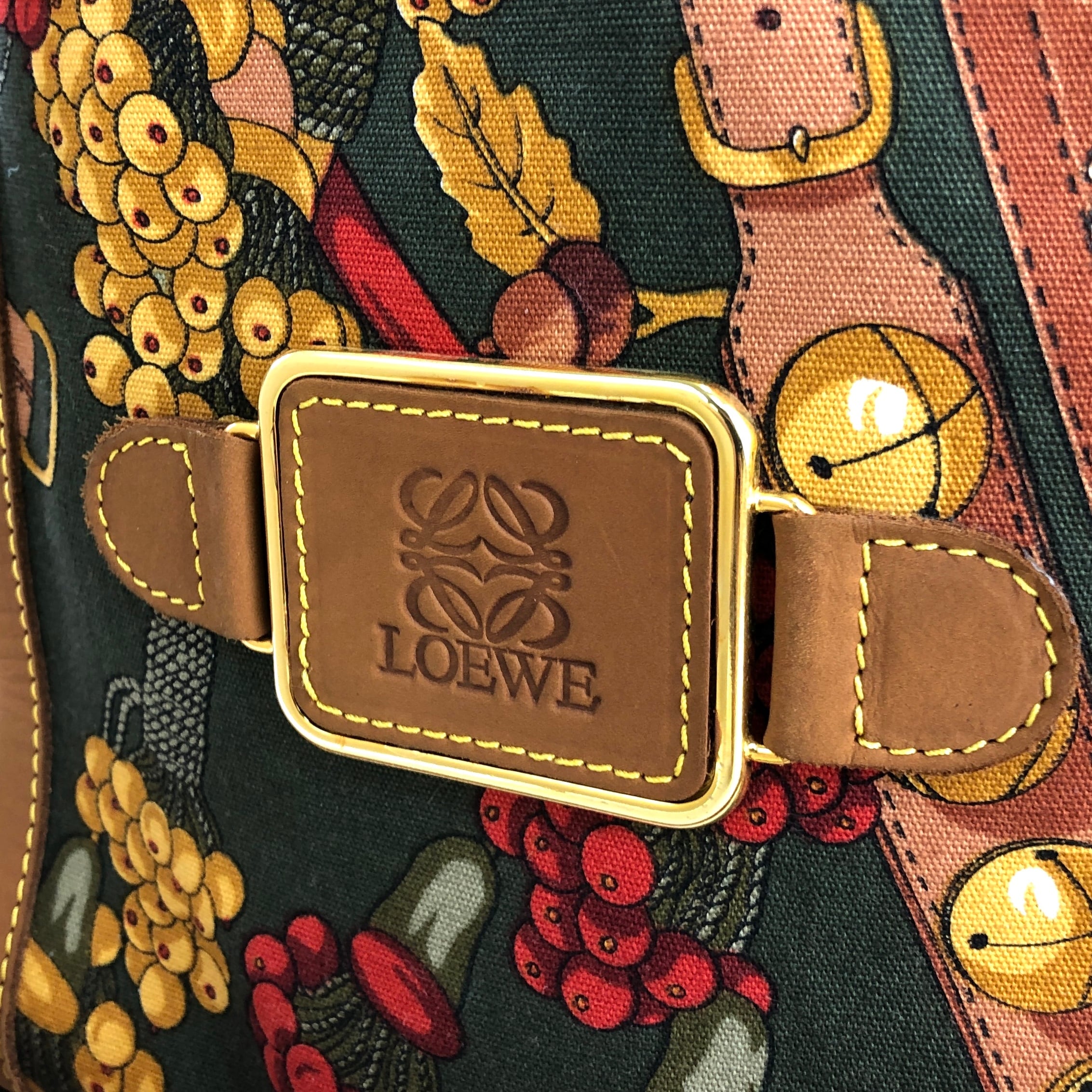 LOEWE ロエベ　アナグラム　総柄　巾着　ドローストリング　キャンバス×レザー　ショルダーバッグ　グリーン×ブラウン　vintage　ヴィンテージ　 オールド　45a7dw | VintageShop solo powered by BASE