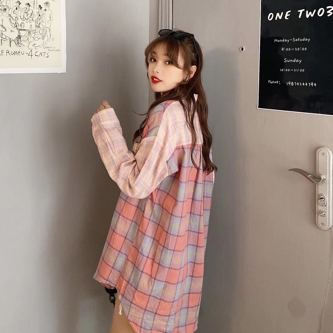 ピンクチェックシャツ