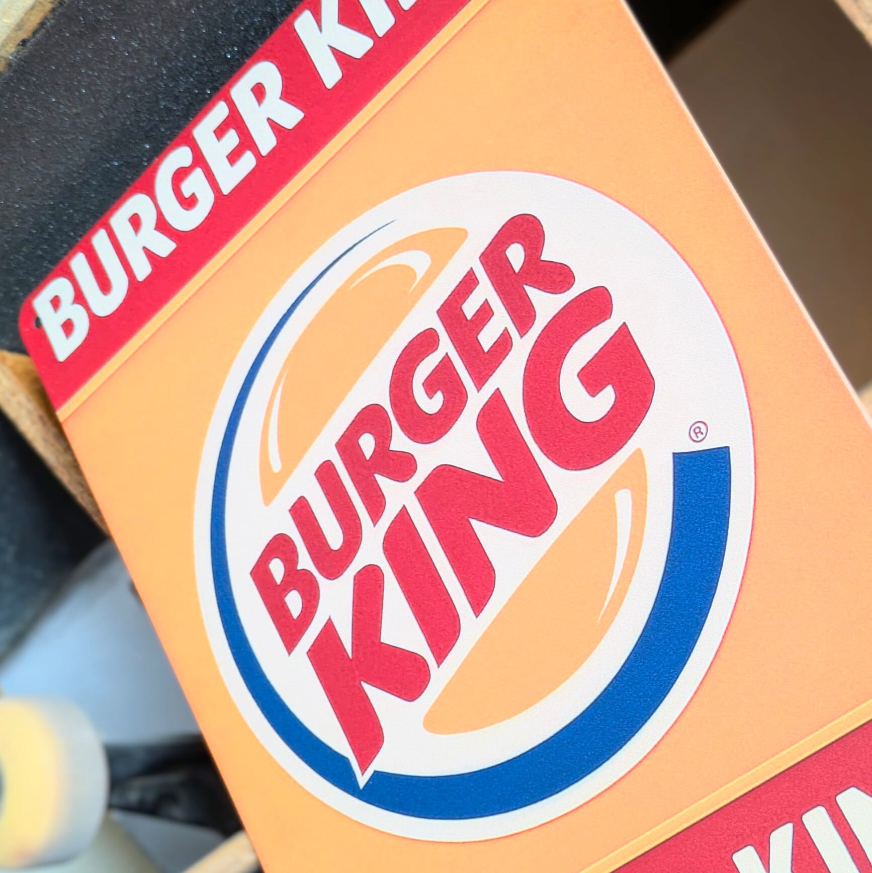 ♧ 送料無料!ちょうどいいブリキ看板 ビンテージ加工【バーガーキング(Burger King)】 METAL SIGN / メタルサイン / ブリキ看板 / サインボード / ビンテージ加工 〚アメリカン雑貨 アメトイ〛