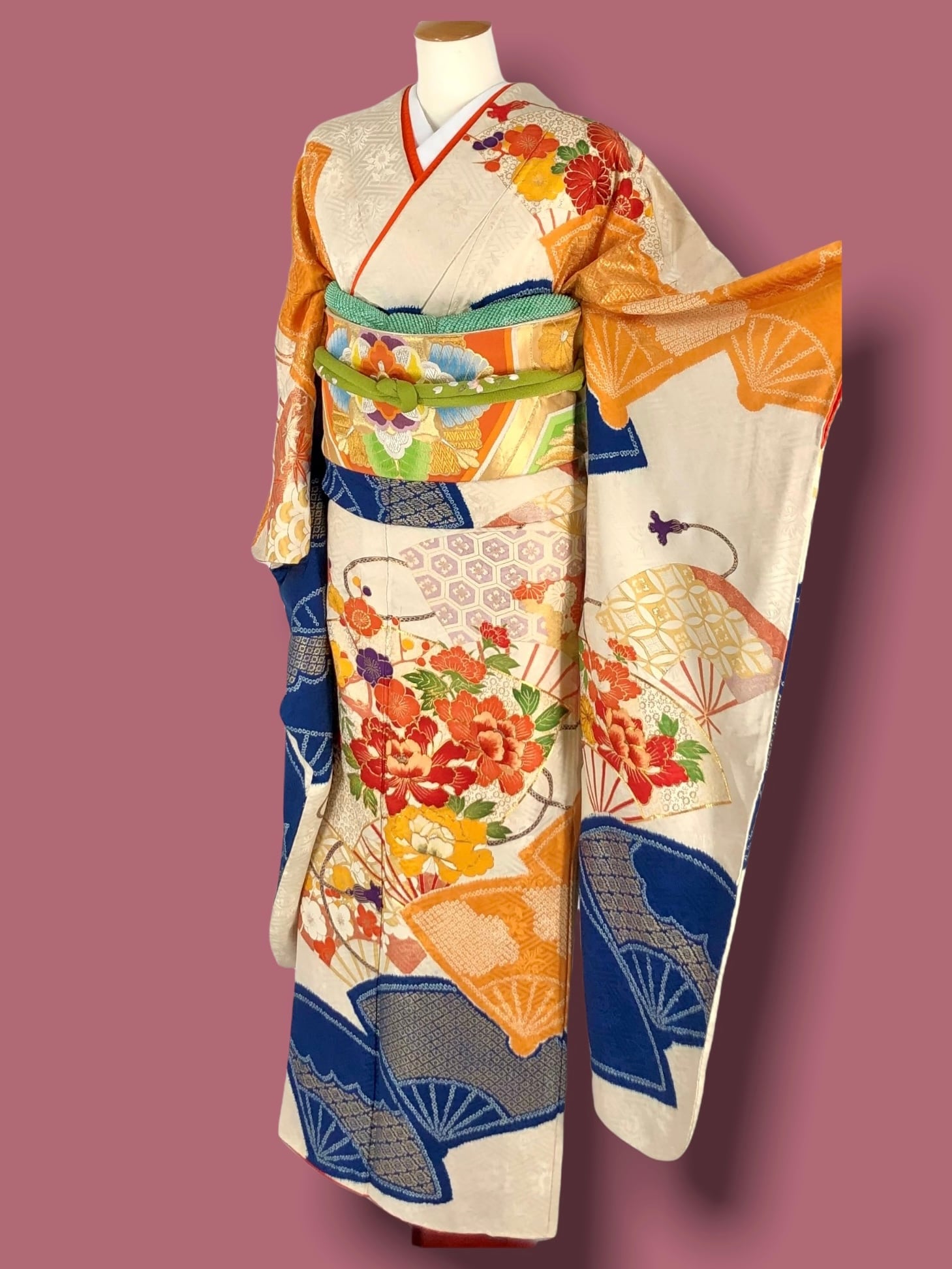 お仕立て上がり 正絹 青海波に花柄 小紋 袷仕立て 中古品 ちがい