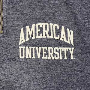 【TRIBLEND SWEATS】カレッジ アメリカン大学 カレッジロゴ AMERICAN UNIVERSITY ハーフジップ スウェット プルオーバー 刺繍ロゴ MEDIUM US古着