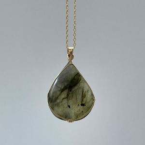 ラブラドライト　女神巻きペンダントトップ　Labradorite pendant