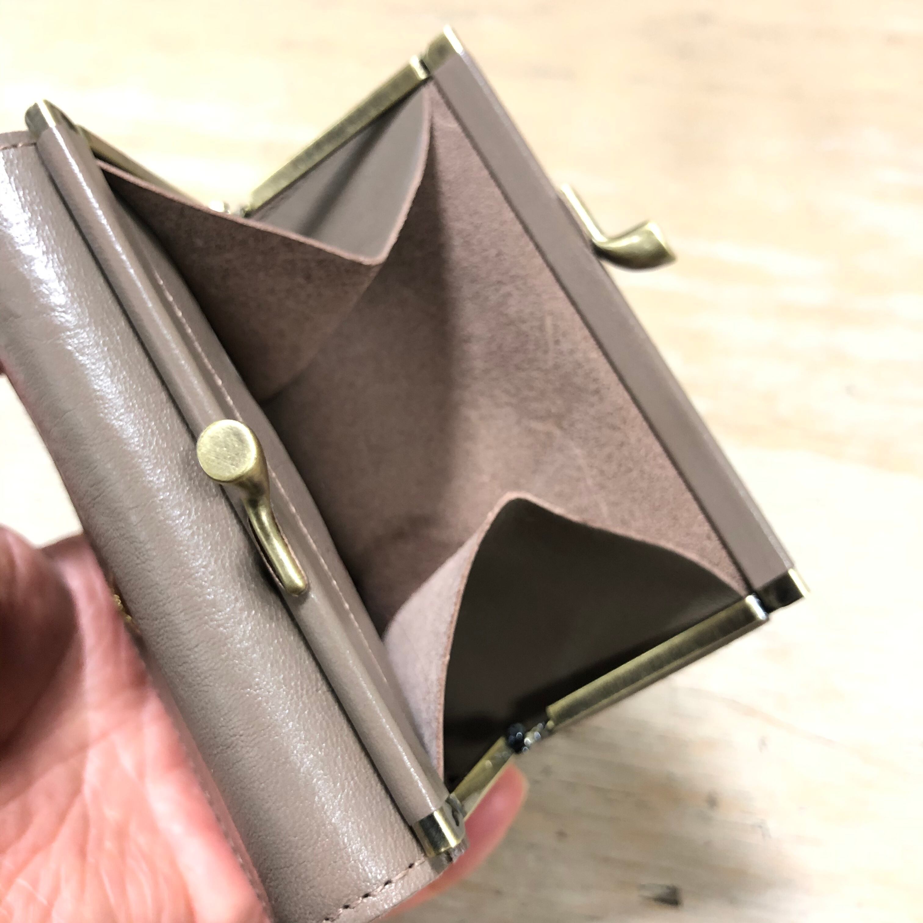 IL BISONTE イルビゾンテ 2つ折りガマ口財布 【411277】(COL グレー