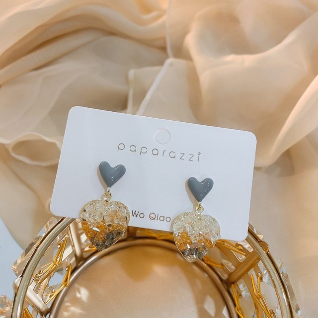 ピアス　ハート　ビジュー　パヴェ ピアス　揺れる 　ゴールド グレー 　クリア 　　カジュアル シンプル　 キラキラ　　