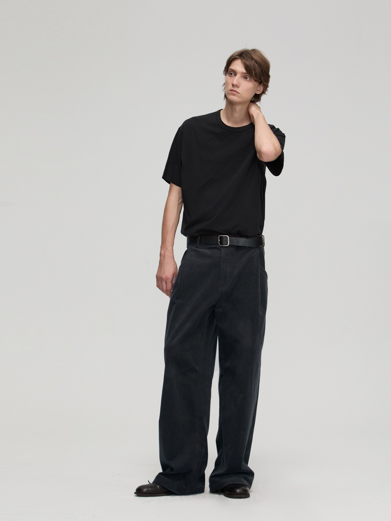 DECESOLO 26AW 100%コットン 細畝コーデュロイ タックトラウザー