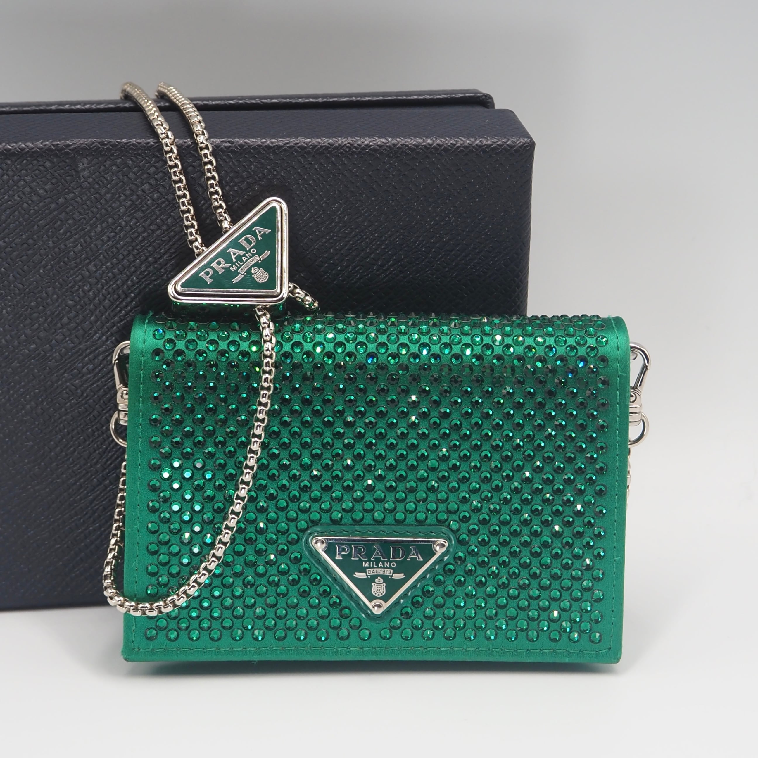 PRADA グリーンレザーケース PRADA pre owned flapカードケース レザー グリーン プラダ 付属品付き