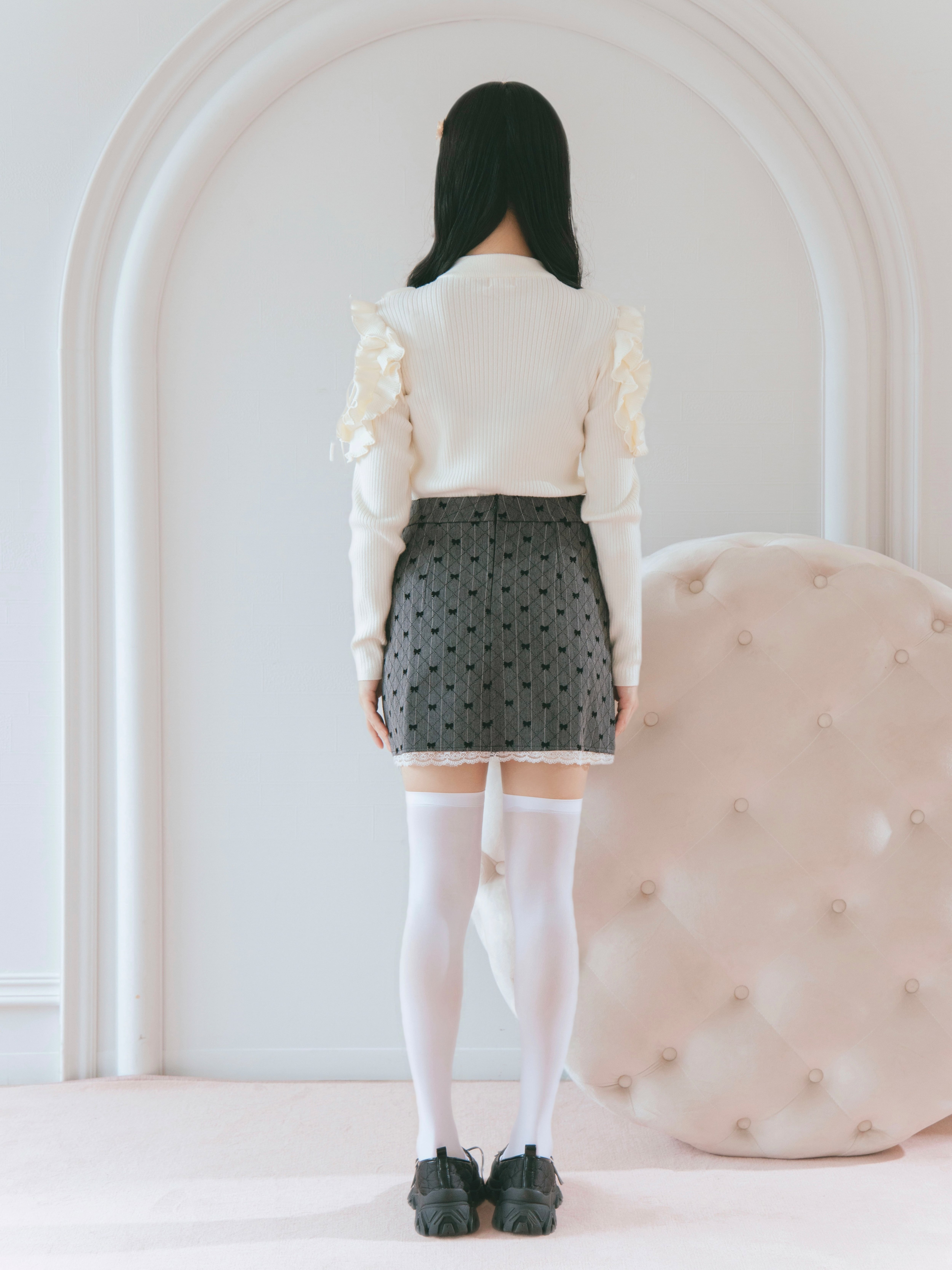 meltie キラキラショルダーフリルニット アイボリー きらきら し