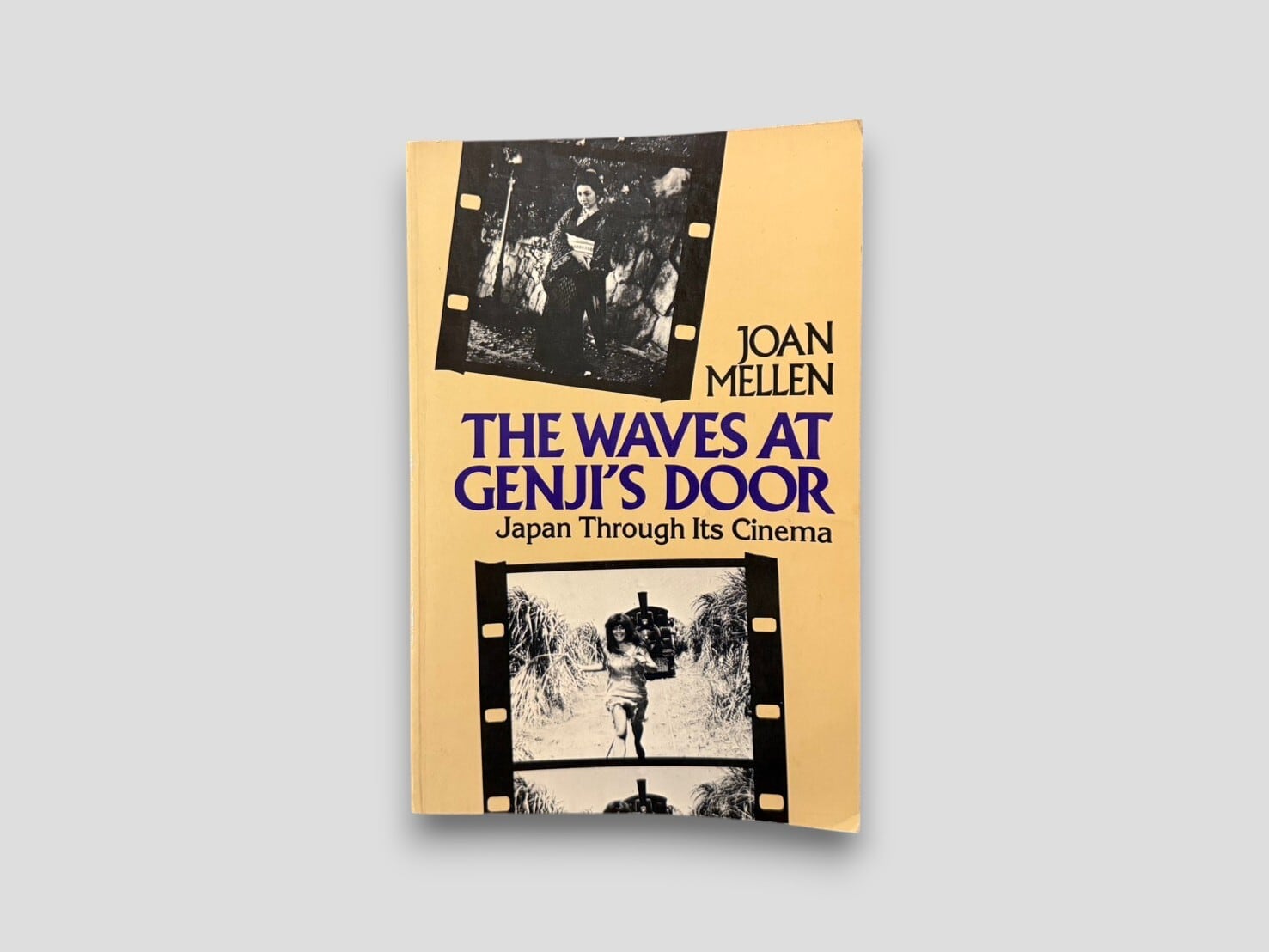 【SJ1061】【FIRST PAPERBACK EDITION】The Waves at Genji's Door: Japan Through Its Cinema(1976) /Joan Mellen