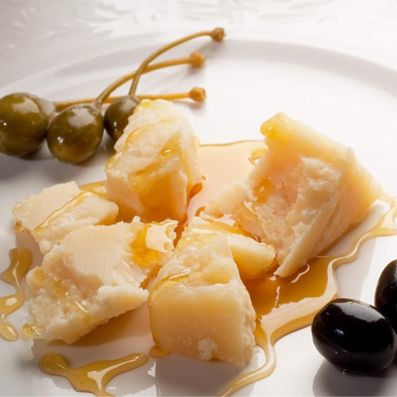 イタリア産 パルミジャーノ レッジャーノ 24ヶ月以上熟成 グラスフェッド 切りたてチーズ 400g Freshly Cut Cheese PARMIGIANO REGGIANO Grassfed 24+Month 400g