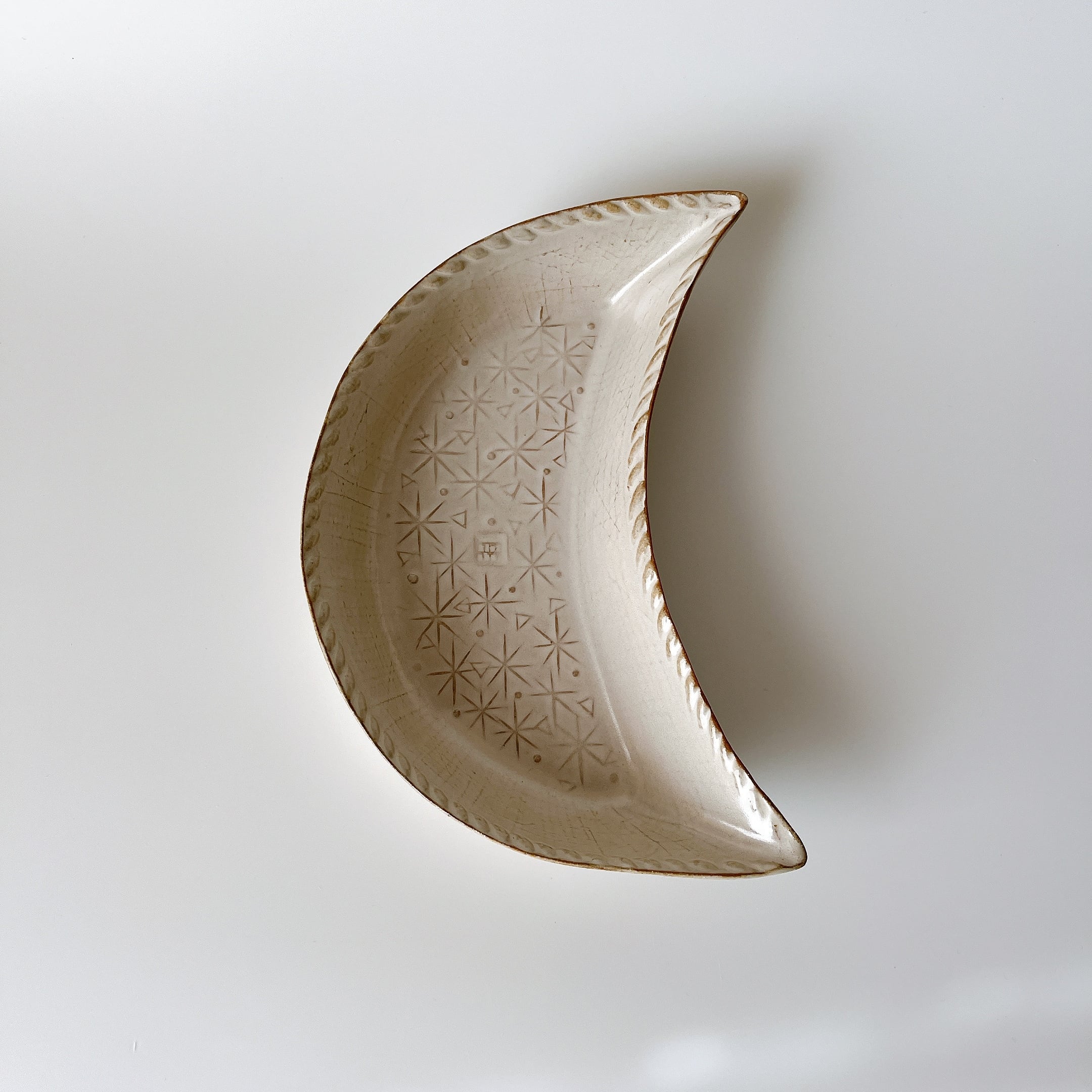 キエリ舎 | Lucy-secretcloset-