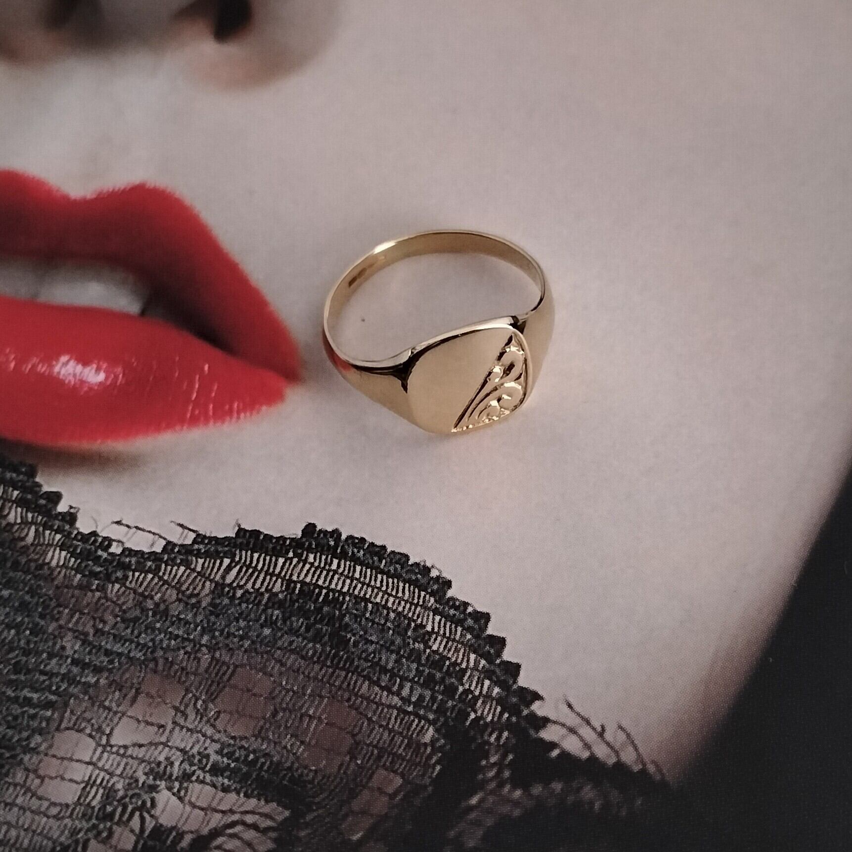 Vintage 9ct Gold Signet Ring UK