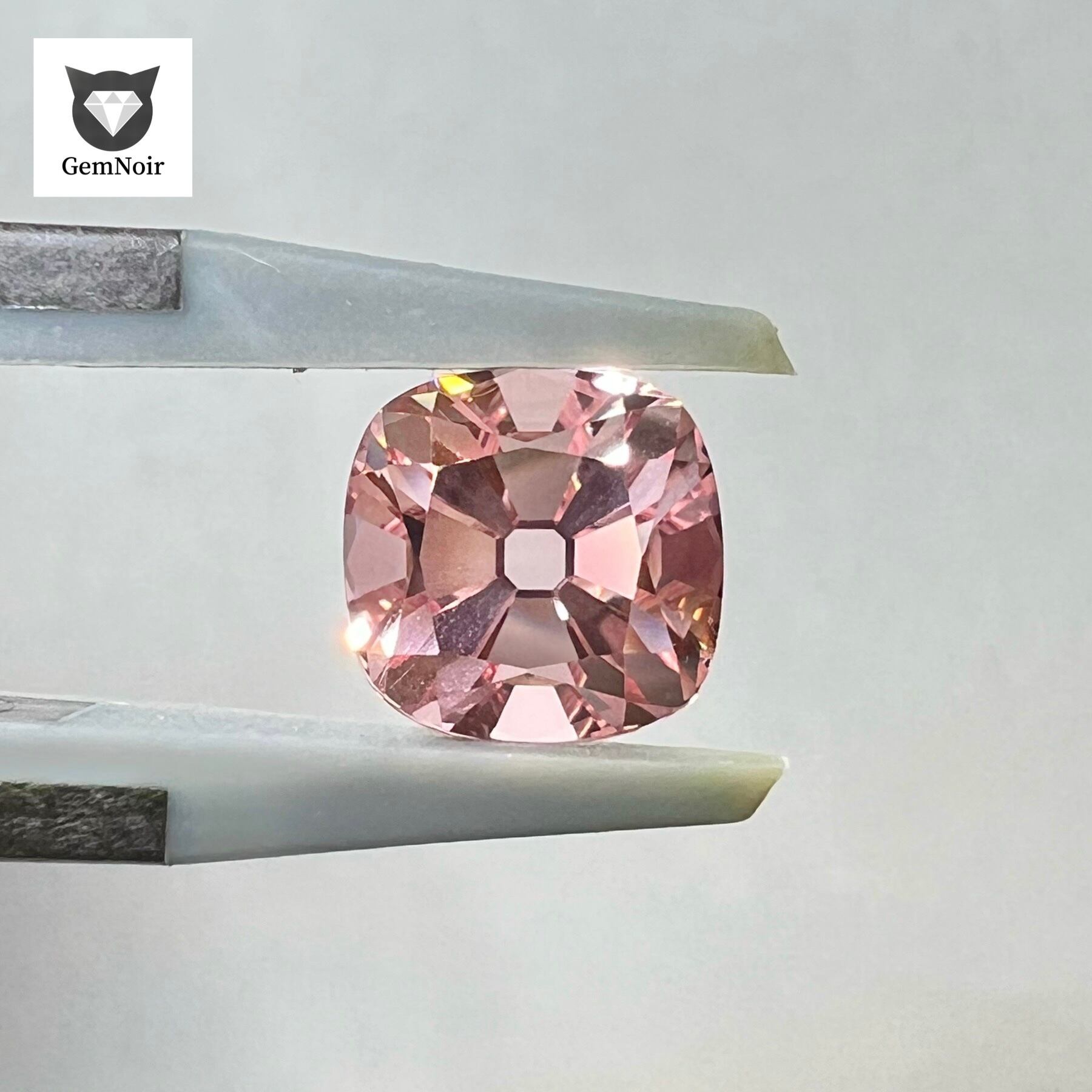 再結晶 ピンクサファイア オールドマインカット 2ct ジュエリールース