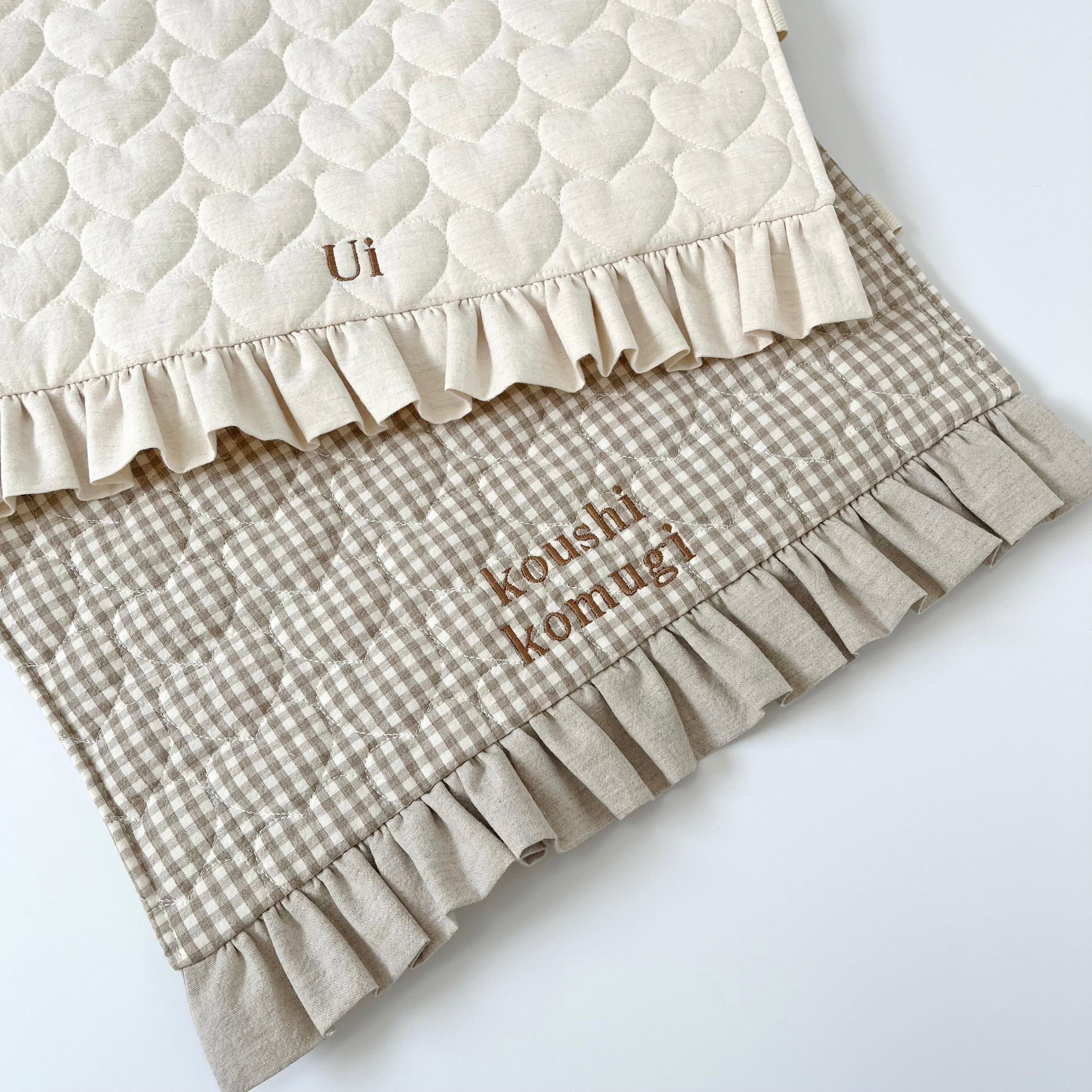 お名前刺繍対応] Lサイズ ハートキルティングカフェマット | warm