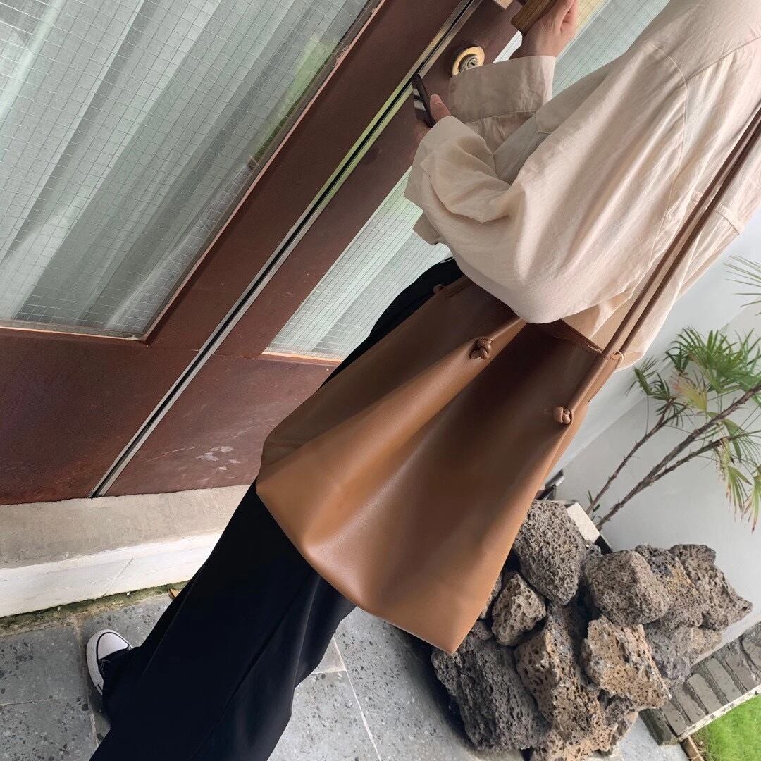 シンプルトートバッグ