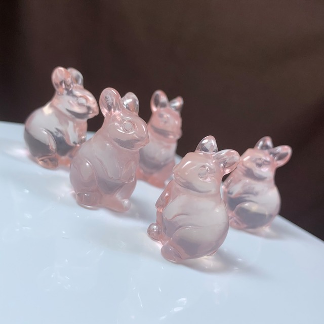 4.超透明☆モザンビーク産ローズクォーツ・うさぎさん