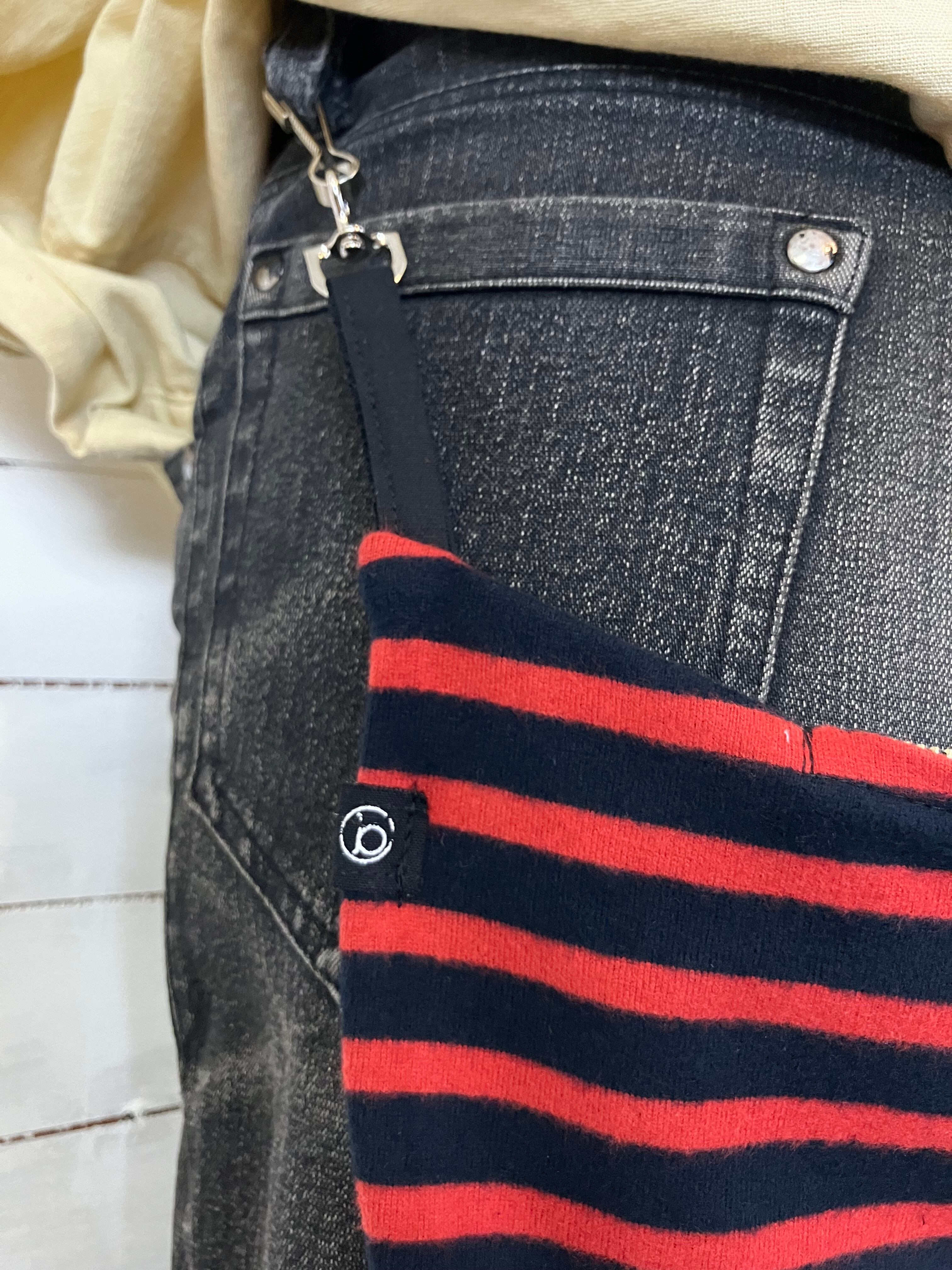 バムフラップ 黒オレンジボーダー けつあて しり当てヒップバッグ