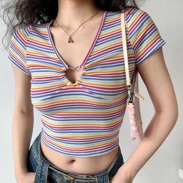 レディース トップス Tシャツ ショート 半袖 Vネック スリム ストリート 大人可愛い きれいめ カジュアル おしゃれ かっこいい ラフ ガーリー クール 都会的 ロマンティック セクシー ストライプ 春 夏 通勤 デート お出かけ お泊まり アウトドア キャンプ イベント 旅行 海 ビーチ 公園 女子会 休日 ショッピング コンサート ライブ カフェ フェス 韓国 コーデ 楽ちん プレゼント 普段使い 着回し モテ インスタ映え S M L XL