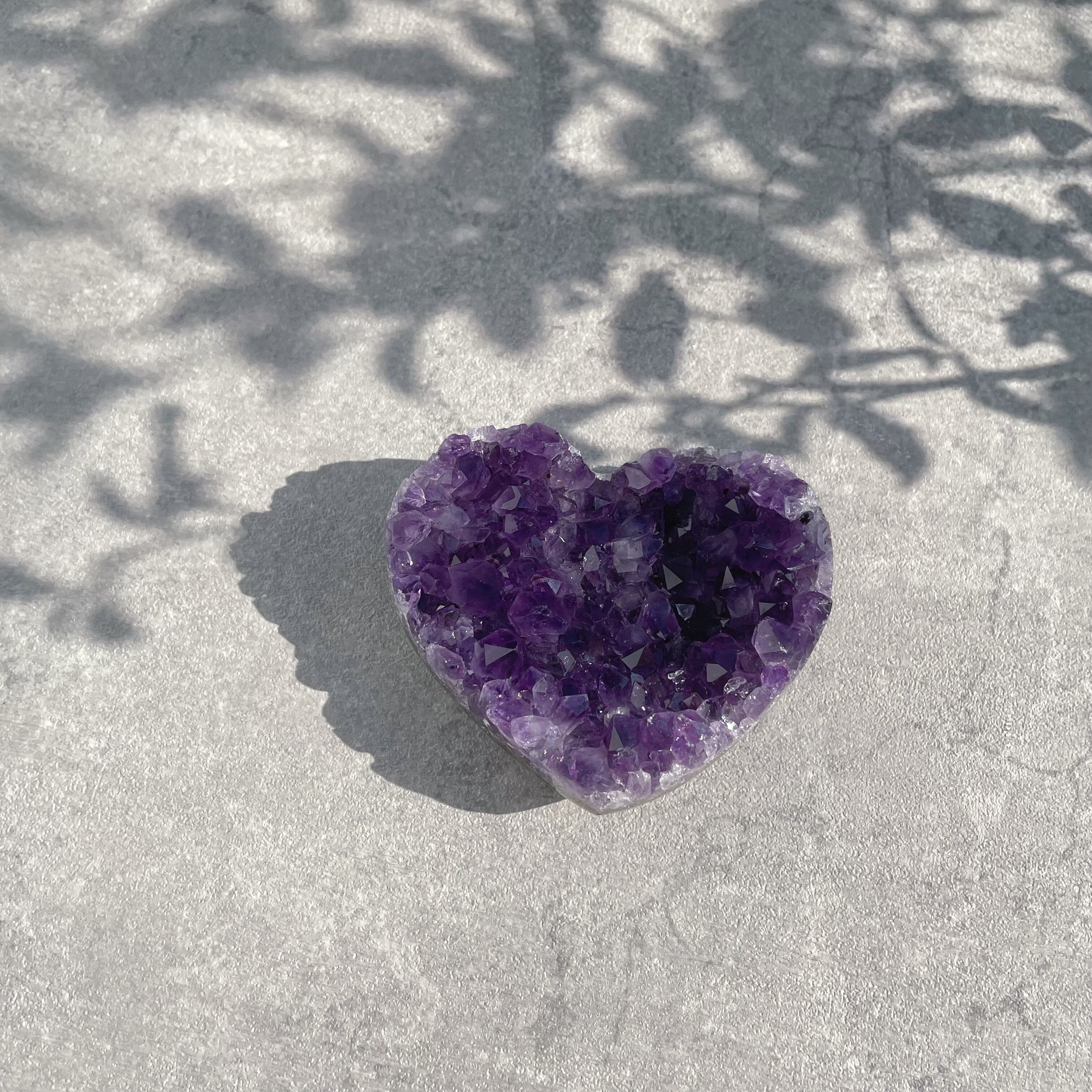 アメジスト ハート型 01 Amethyst Heart 天然石 鉱石 パワーストーン Kamoku カモク インテリア天然石 鉱物のネットショップ
