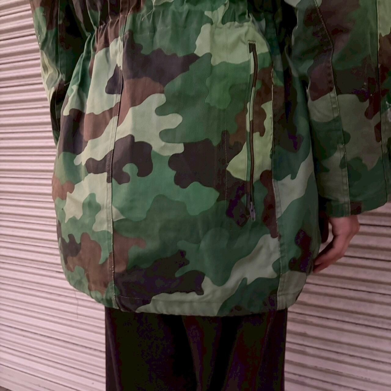【実物放出品】セルビア軍/ユーゴスラビア軍 迷彩フィールドジャケット＆ベレー帽 00s ユーゴスラビア軍 実物 迷彩 フィールドジャケット L ミリタリー