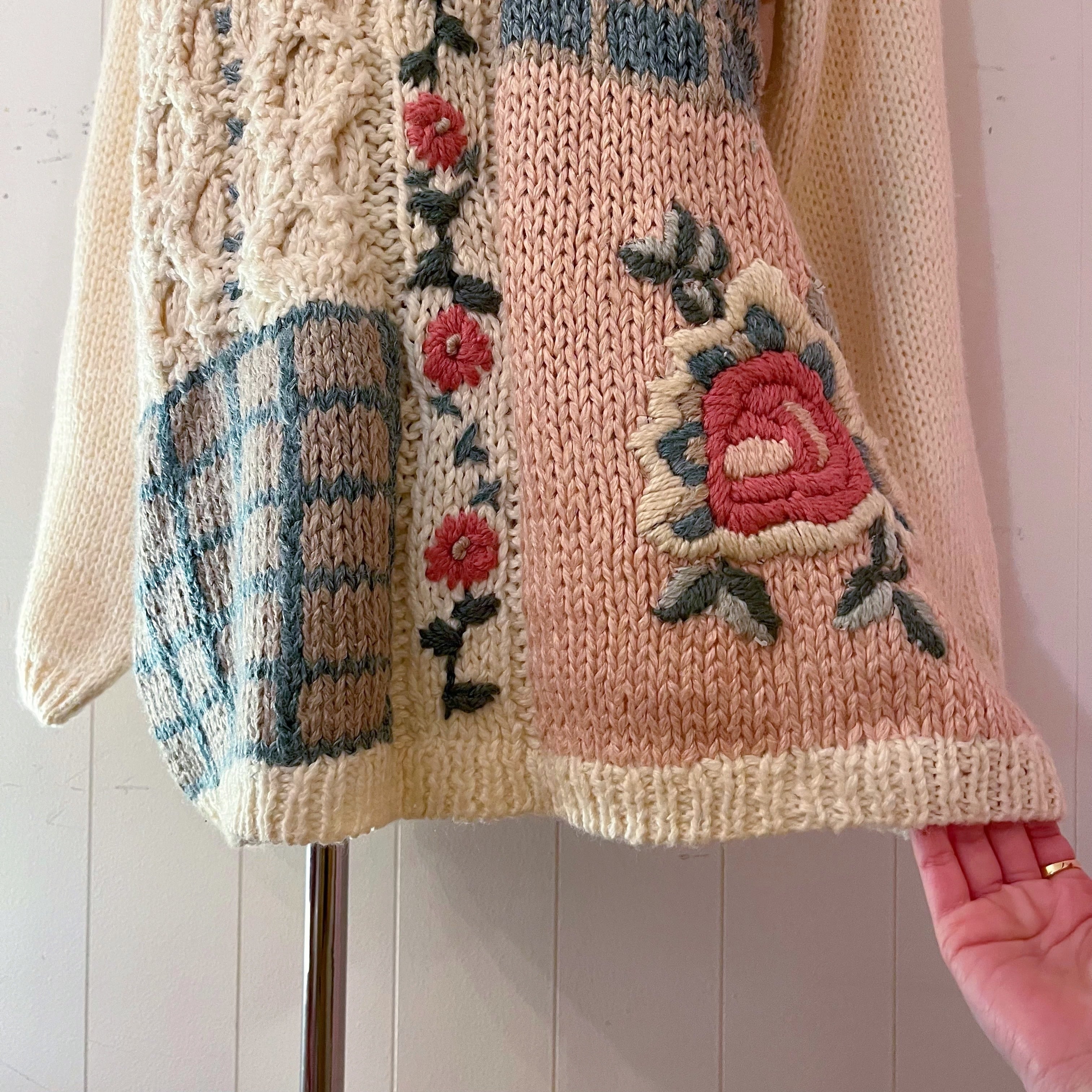 flower check knit sweater