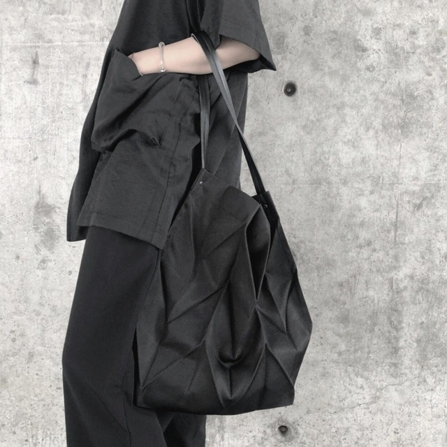 Geometric pattern pleated tote bag C0855