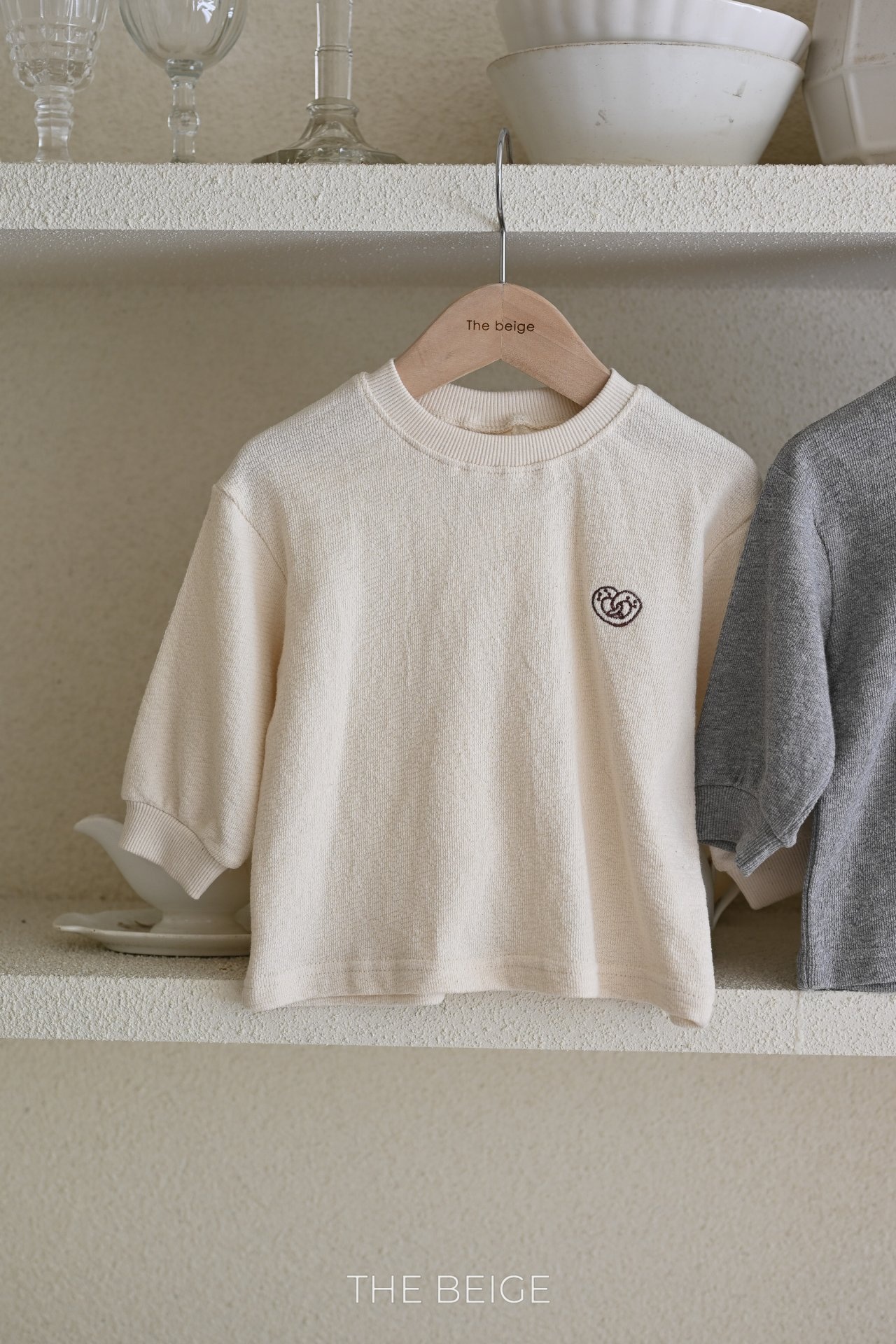[THE BEIGE] Basic Long sleeve T-shirt / [더베이지] 기본긴팔티