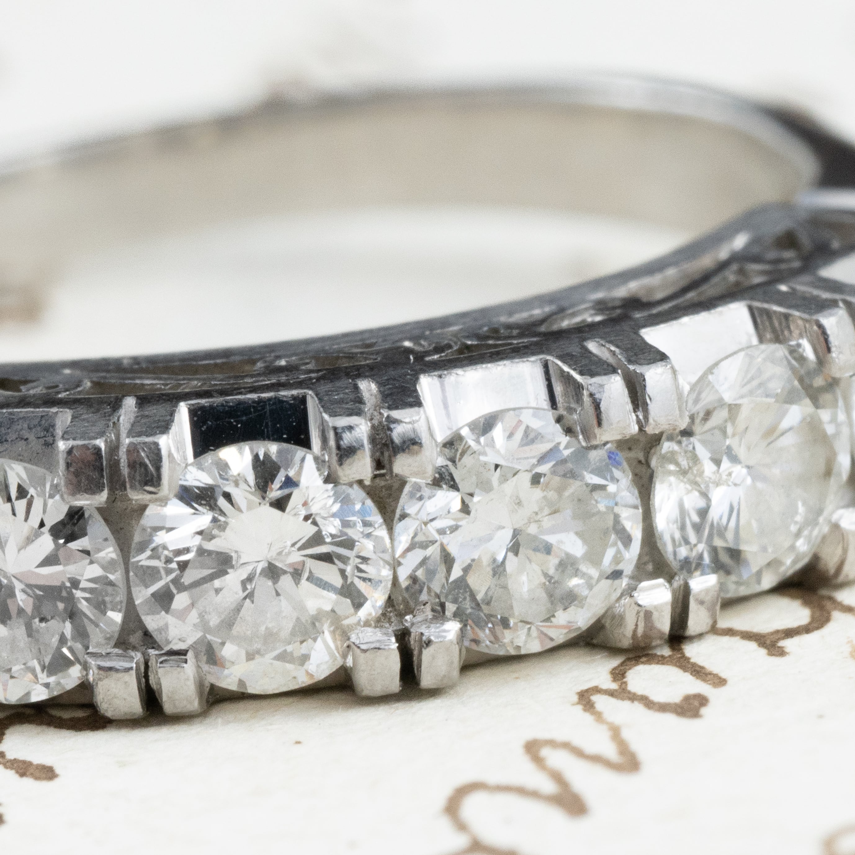 【日本の作品】昭和レトロ ヴィンテージ 一文字 デザイン リング 指輪 Pt900 ダイヤ 1.00ct  透かしに宿る日本の美　MR00739