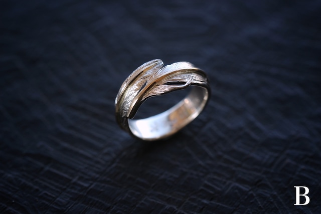 Gold Shaft Feather Ring