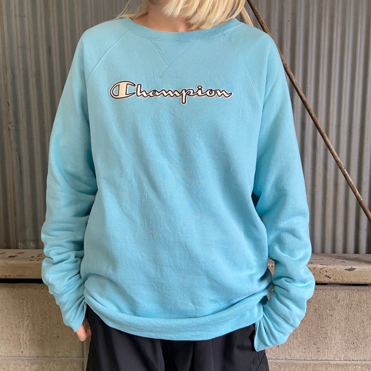 Champion チャンピオン フロントロゴ ワッペン 刺繍 ラグランスウェットシャツ レディースL 古着 トレーナー ライトブルー  水色【スウェット】【AN20】 | cave 古着屋【公式】古着通販サイト