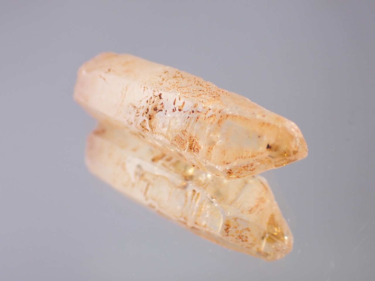 オイルインクォーツ原石 　21.1ct　[C13‐392]