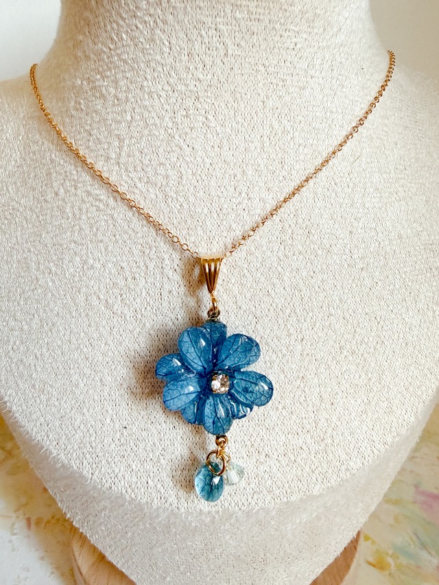 聖夜の青　大花　ネックレス