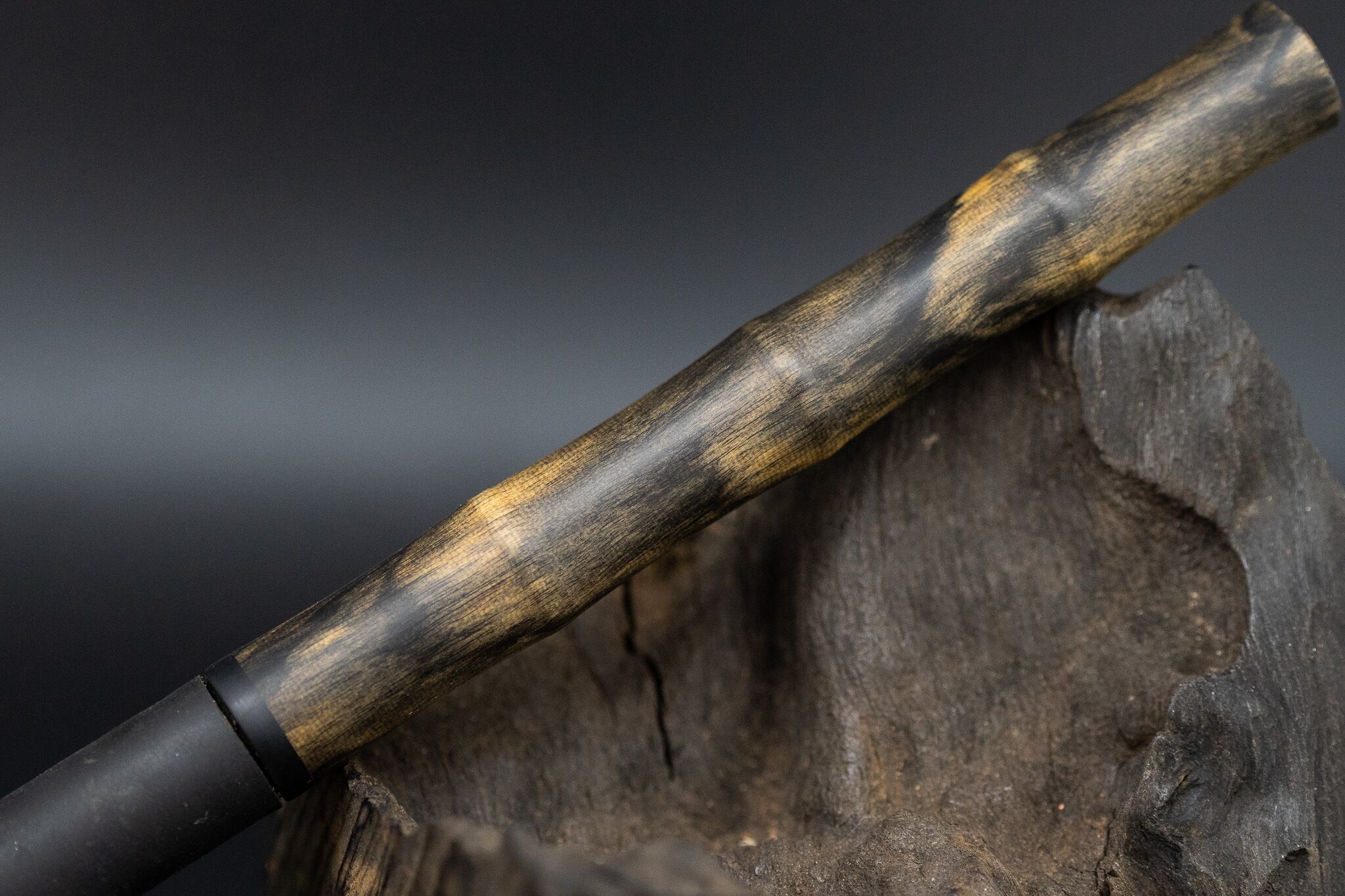 ※【洗練されたモノクローム】 ペールムーンエボニー デザインナイフ 木軸