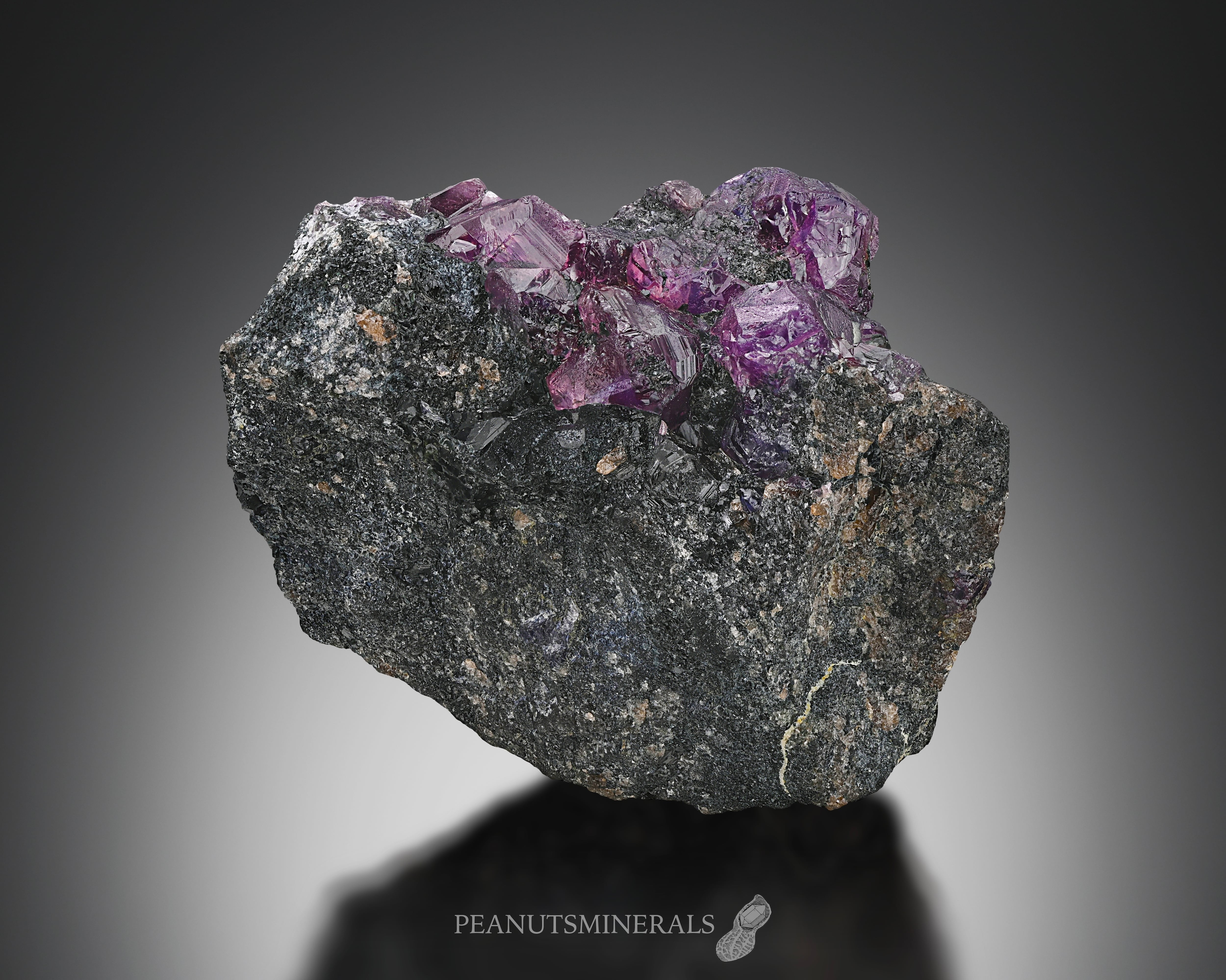 ルビー【Ruby】タンザニア産 | PEANUTS MINERALS