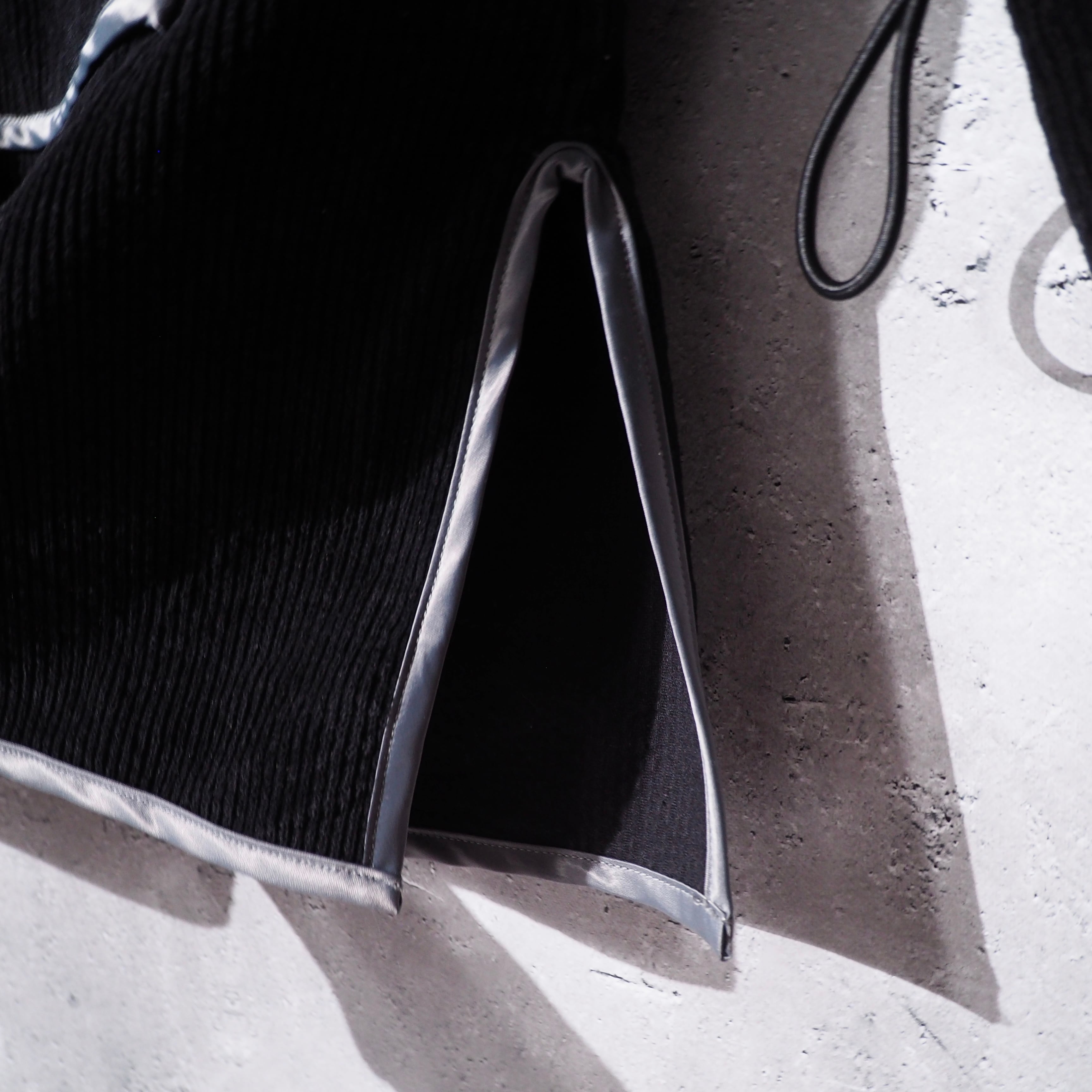 " PRDX " Black Corduroy × Piping Line Embbossed Hoodie coat