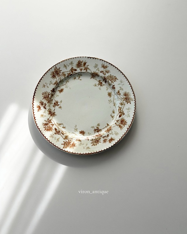 Creil et Montereau 　クレイユモントロー　/  “Mignardise”　brown　デイジーのデザートプレート