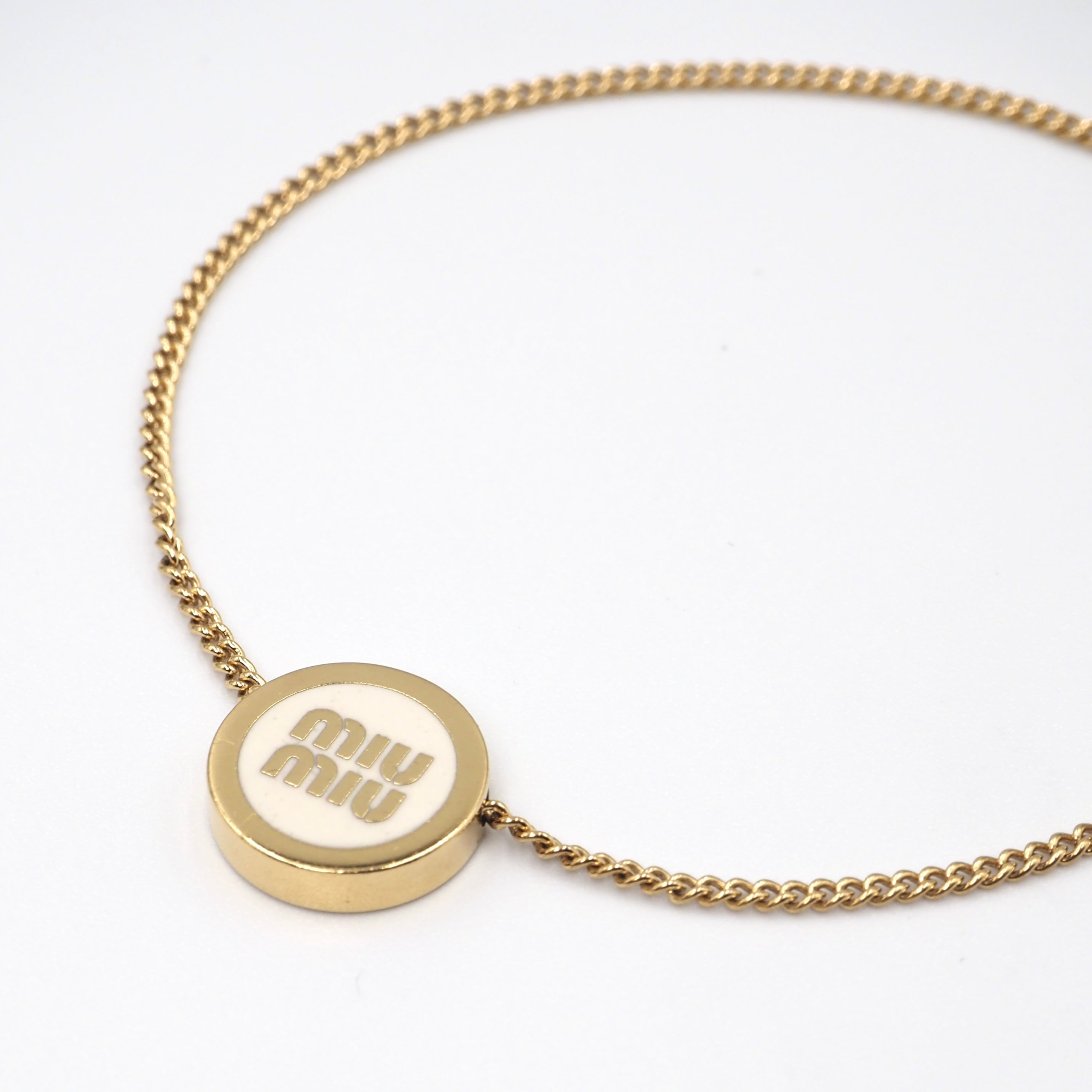 miu miu ロゴネックレス ゴールド 10/24掲載 MIU MIU ロゴ ネックレス GP ゴールド ホワイト