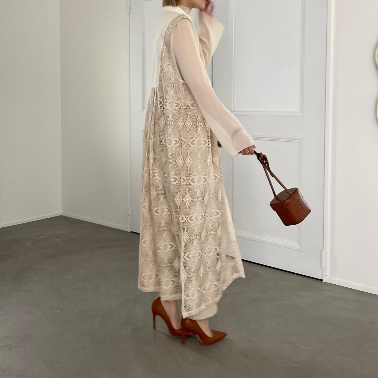 antique lace long gilet OP/cream