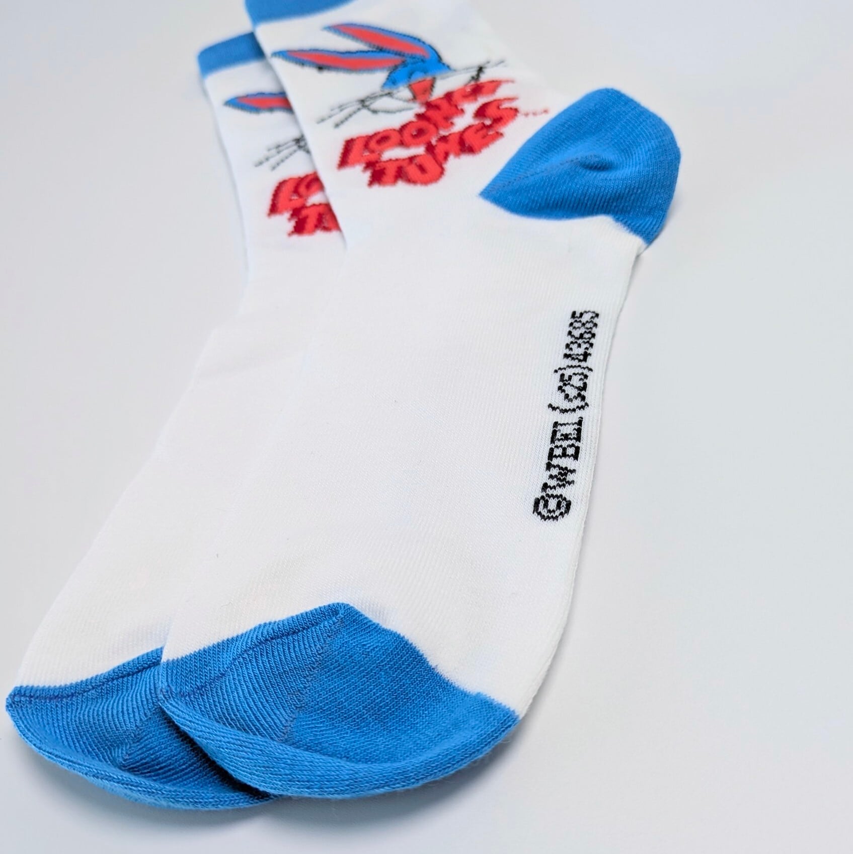 ♧【 crew socks / クルーソックス 】Looney Tunes ( ルーニー・テューンズ )  / バッグス・バニー / 靴下 / レディースソックス〚アメリカン雑貨 アメトイ〛