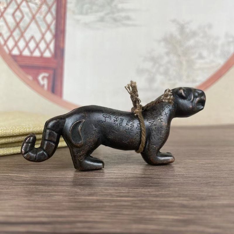 【 虎形割符 　明～清朝期 】 　倣古春秋戦国時代兵符　中華古玩 虎符 割符 置物 レプリカ オブジェ 風水 縁起物 秦代 杜虎符 古代兵符