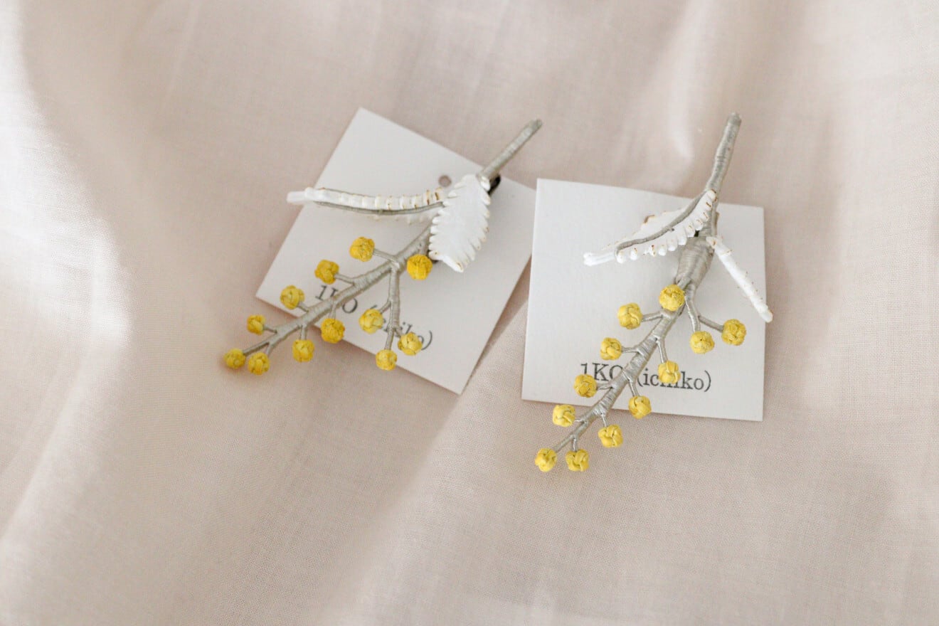 1KO ミモザのコサージュ 小(白)