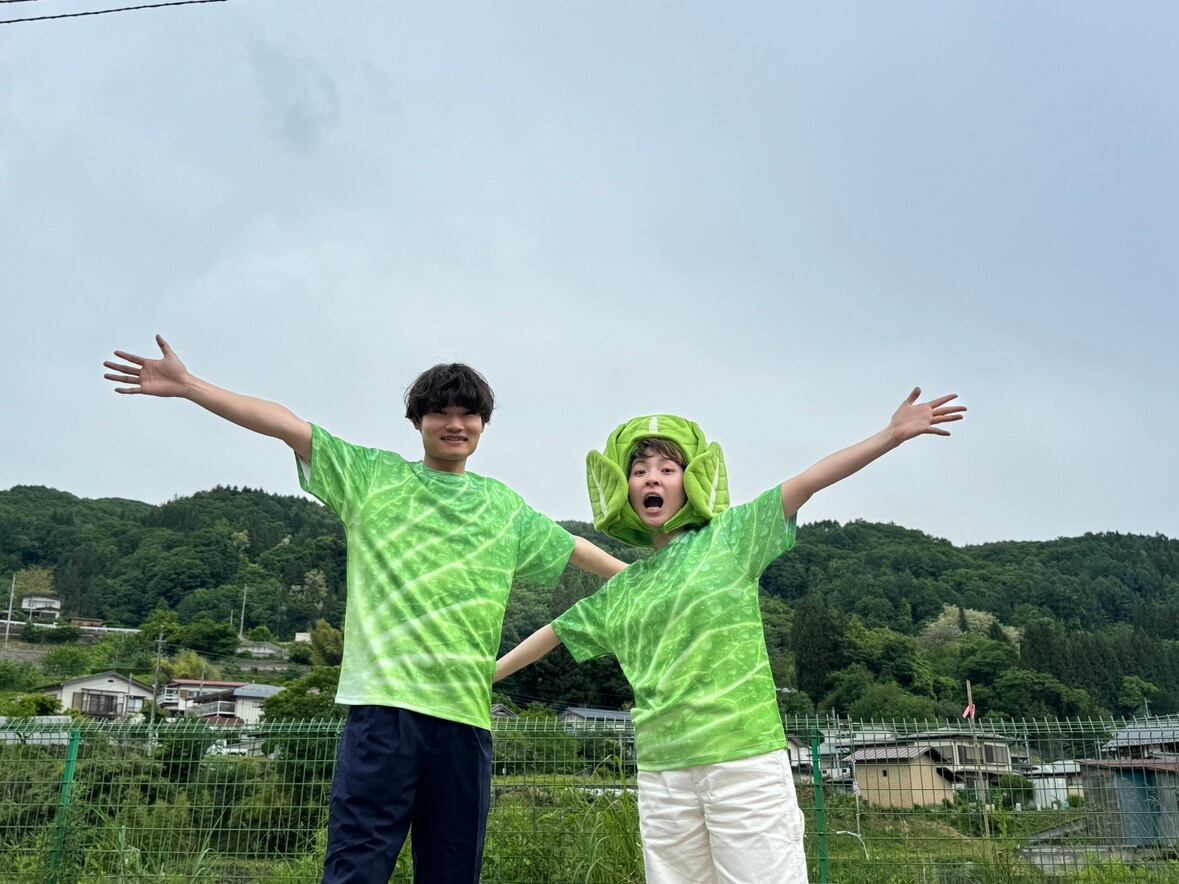 美品 アルベロベロ ブラウス シャツ 総柄 ブタさん マラソン 運動会 美品 アルベロベロ ブラウス シャツ 総柄 ブタさん マラソン 運動会