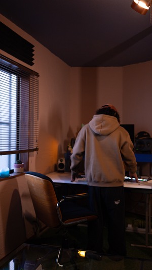 Apple in Smoke Heavy Oz Hoodie [Brown]