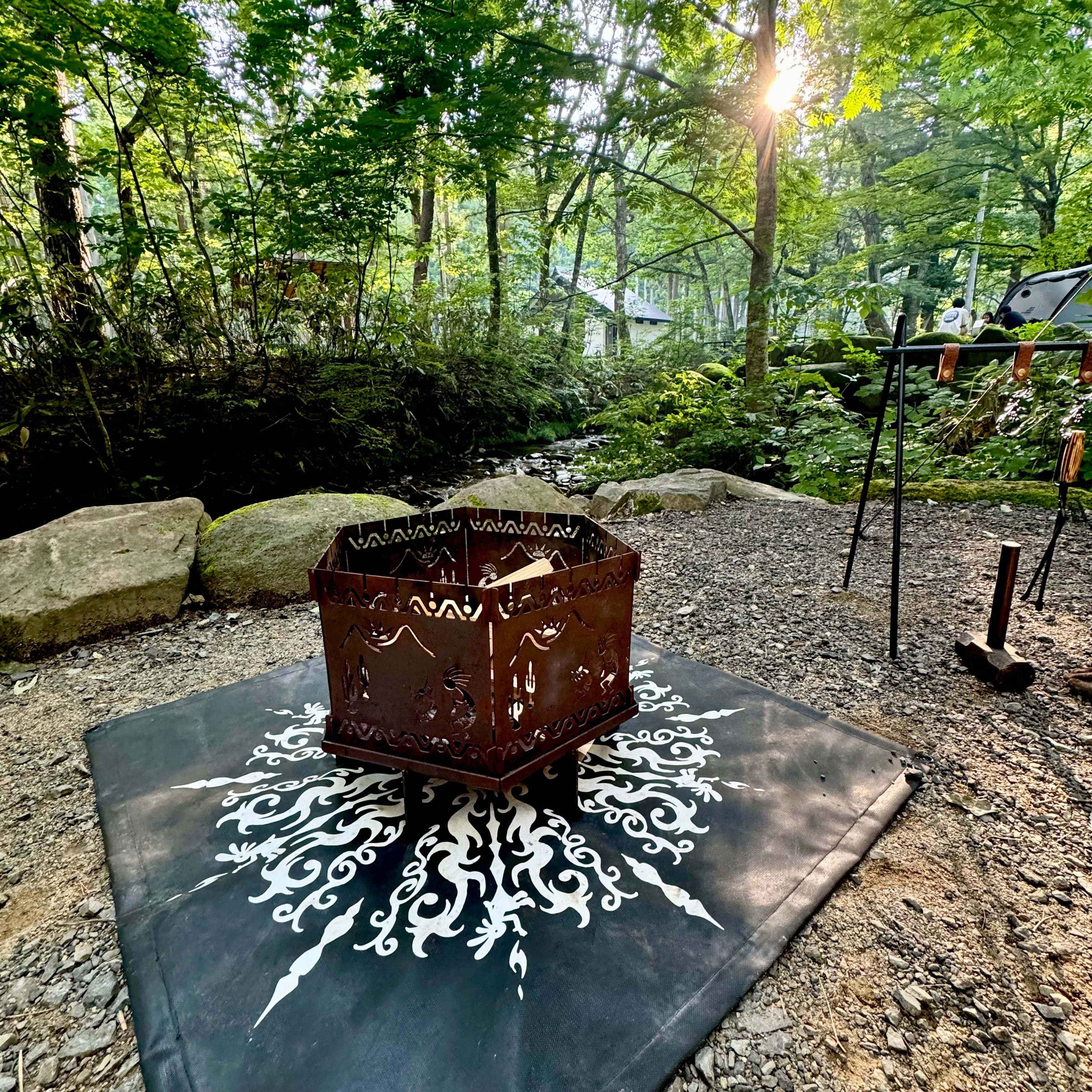 焚き火シート | ココペリグッズ、キャンプ用品の【ENRICH】