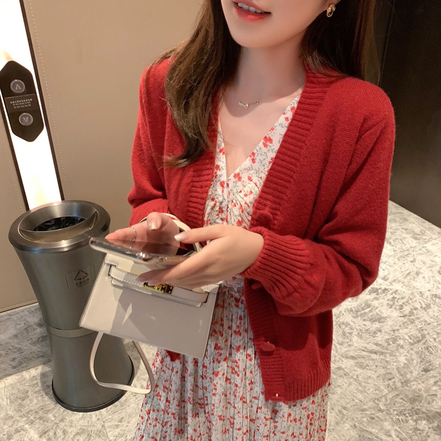 ショートニットカーディガンスプリングスタンダード薄手レッドセーター ジャケット レトロ 春物 6Du_Shop_Women81558317702