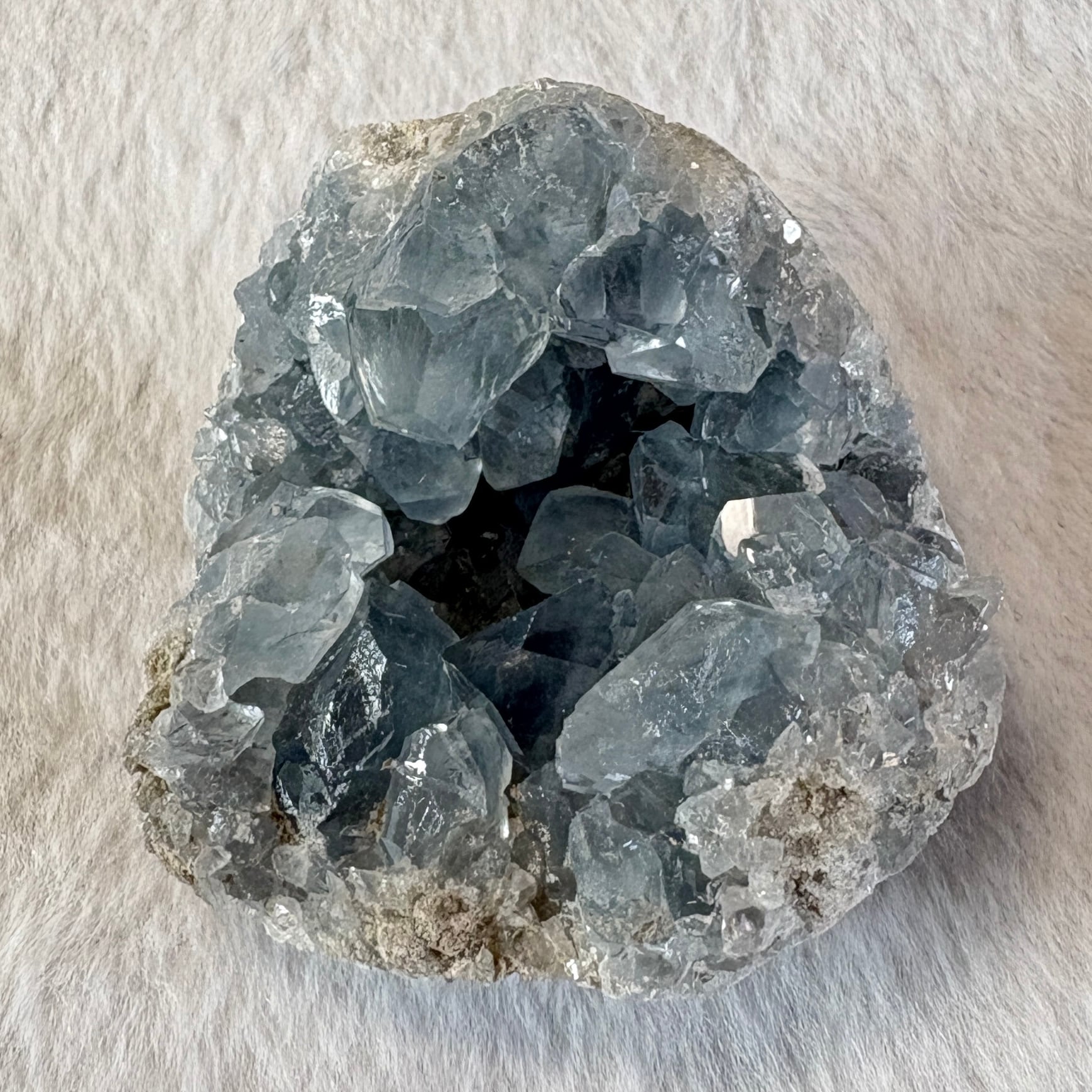 マダガスカル産 セレスタイト原石｜濃い青色と明瞭結晶・5.5×6×3.8cm・159g｜天然石インテリア